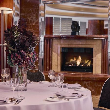 Hotel Park Hyatt Melbourne Esterno foto The fireplace in the restaurant