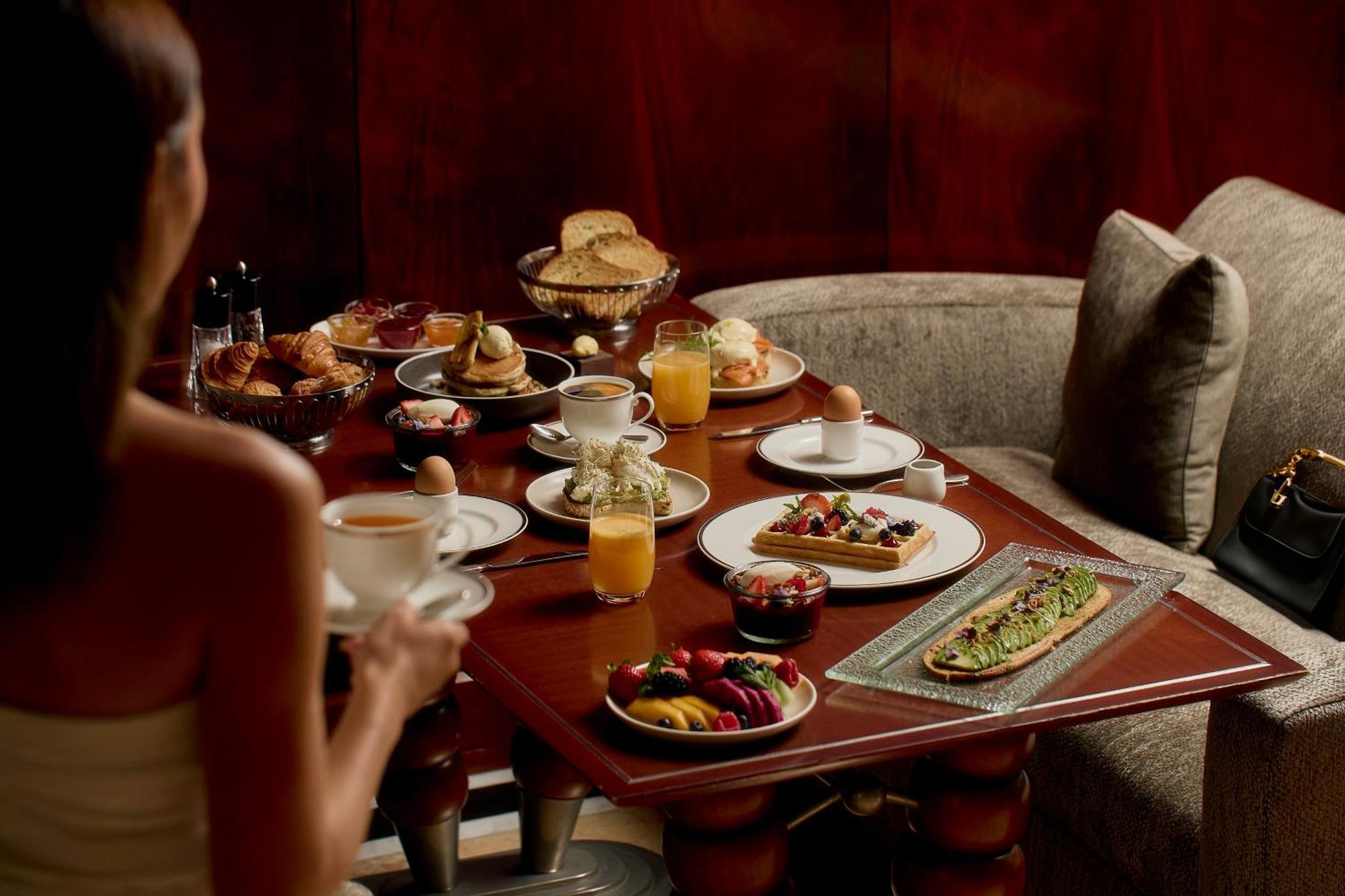 Hotel Park Hyatt Melbourne Esterno foto Breakfast at the Mandarin Oriental, Hong Kong