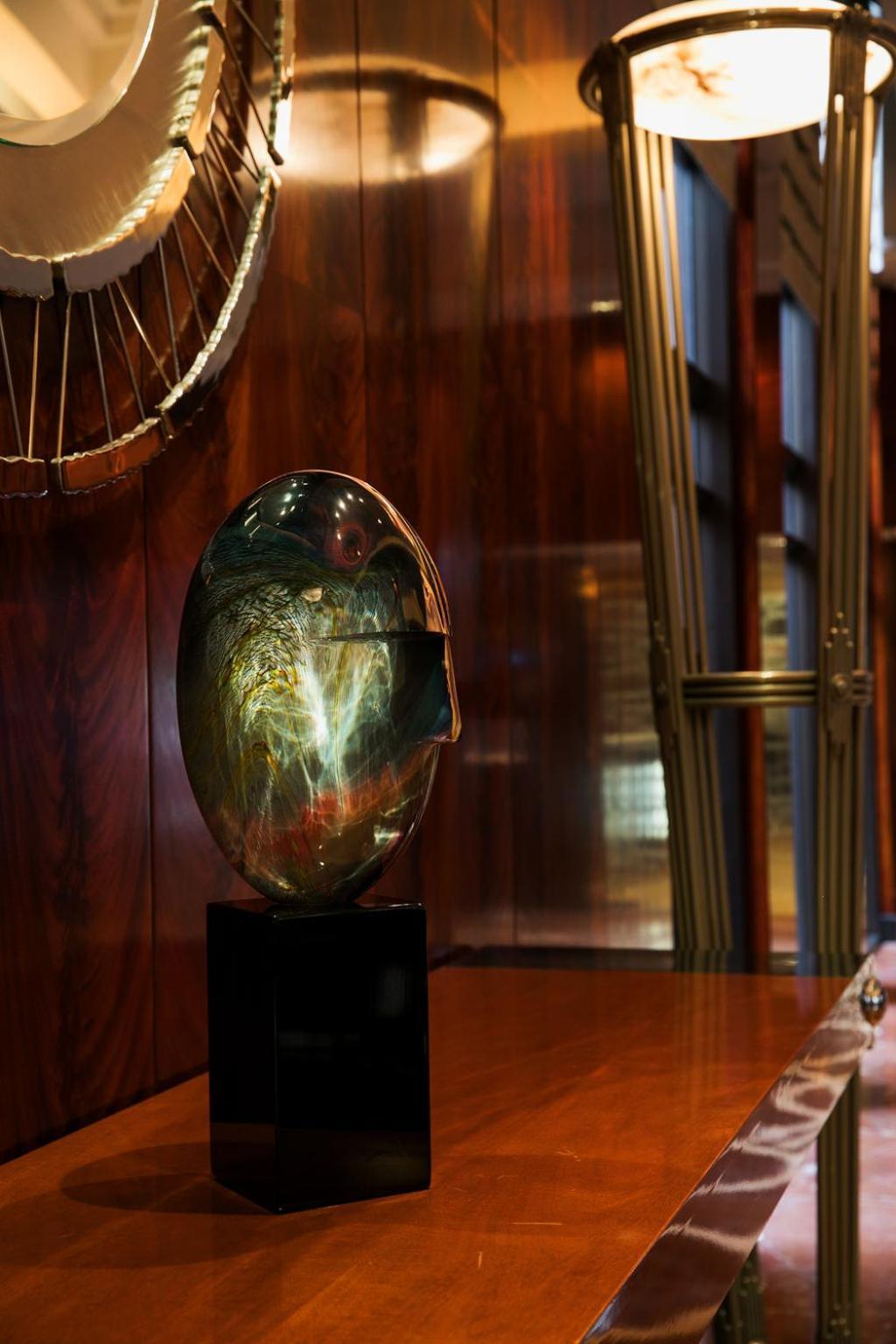Hotel Park Hyatt Melbourne Esterno foto The Star of India, a large star sapphire, on display at the Natural History Museum, London