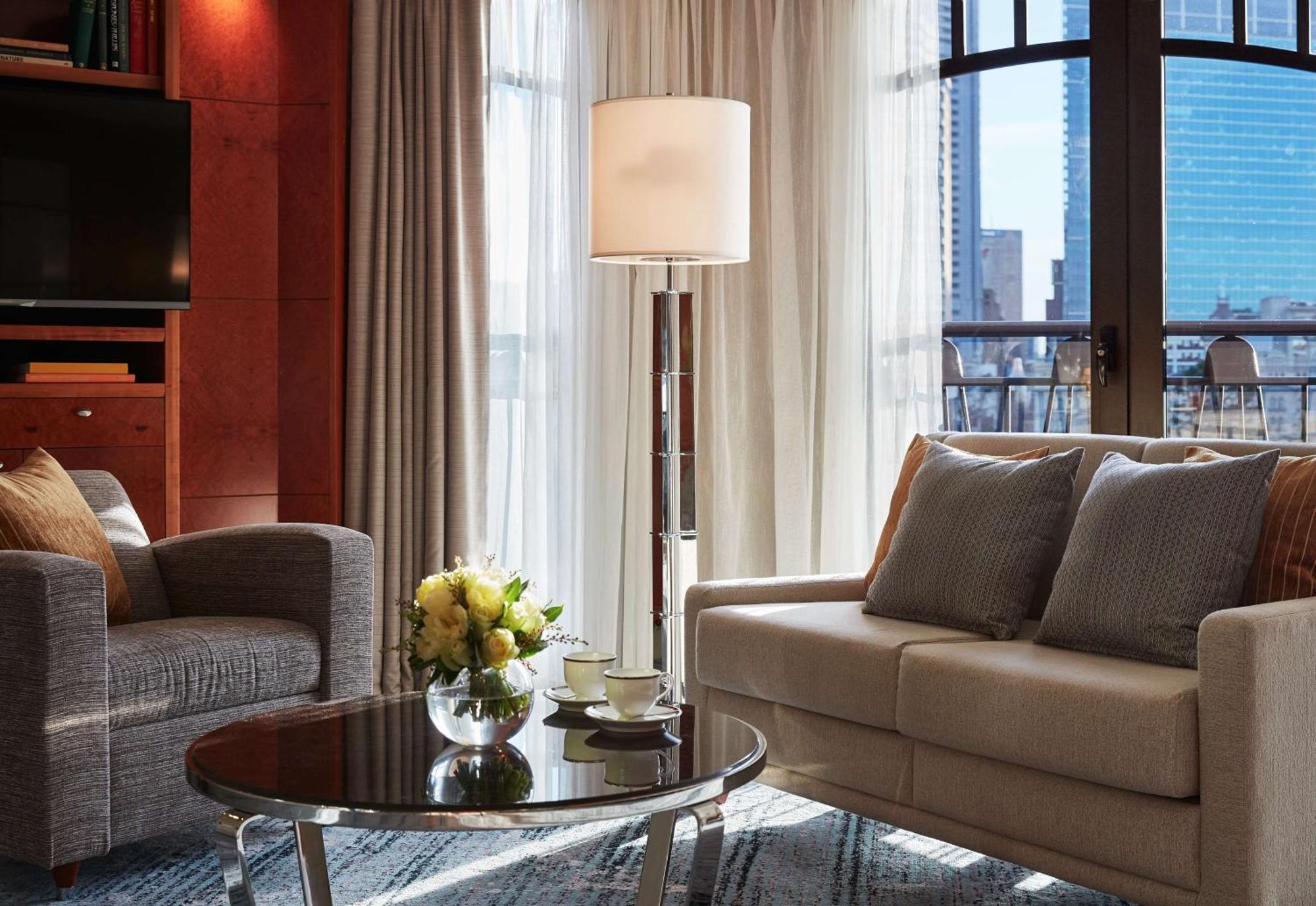 Hotel Park Hyatt Melbourne Esterno foto A living room at the Mandarin Oriental, New York