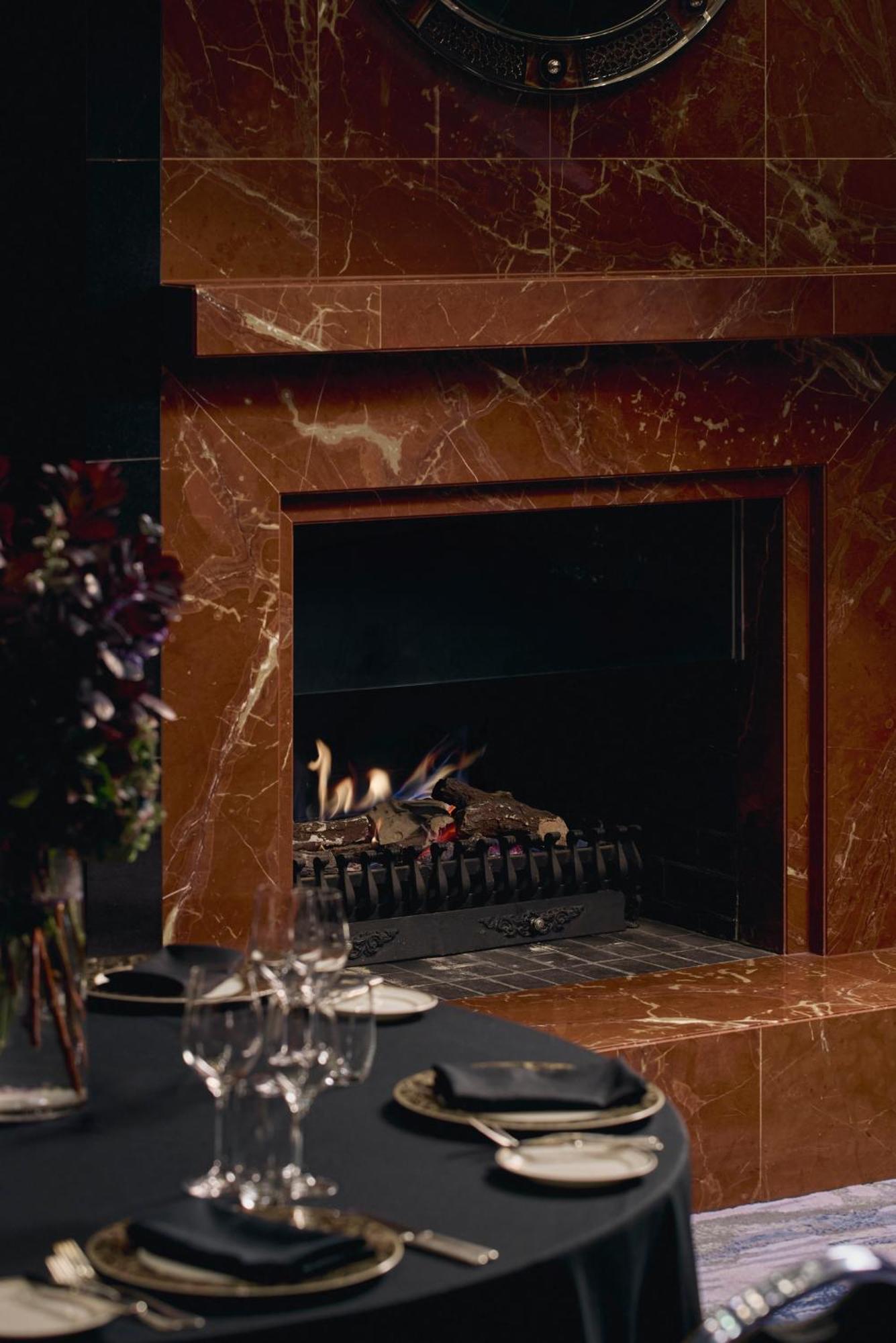 Hotel Park Hyatt Melbourne Esterno foto A fireplace in the White House
